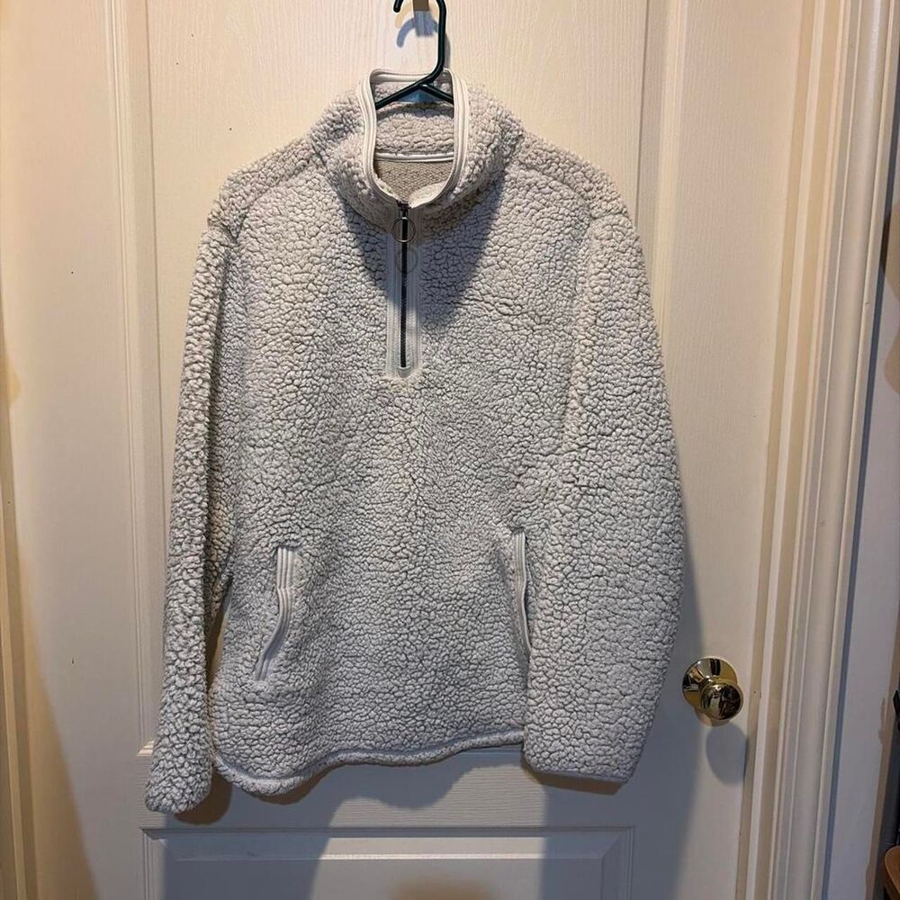 Unbranded Women's White and Cream Sweatshirt